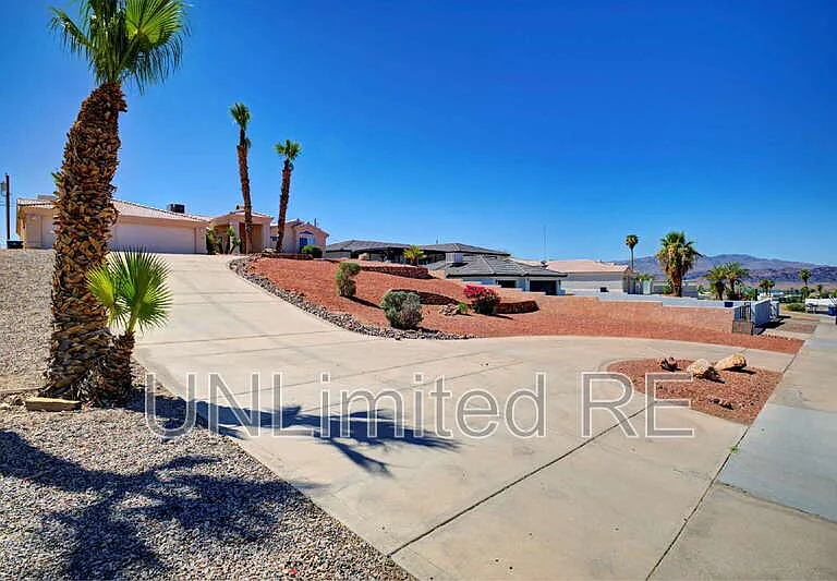 304 Acoma Blvd S — Photo 35