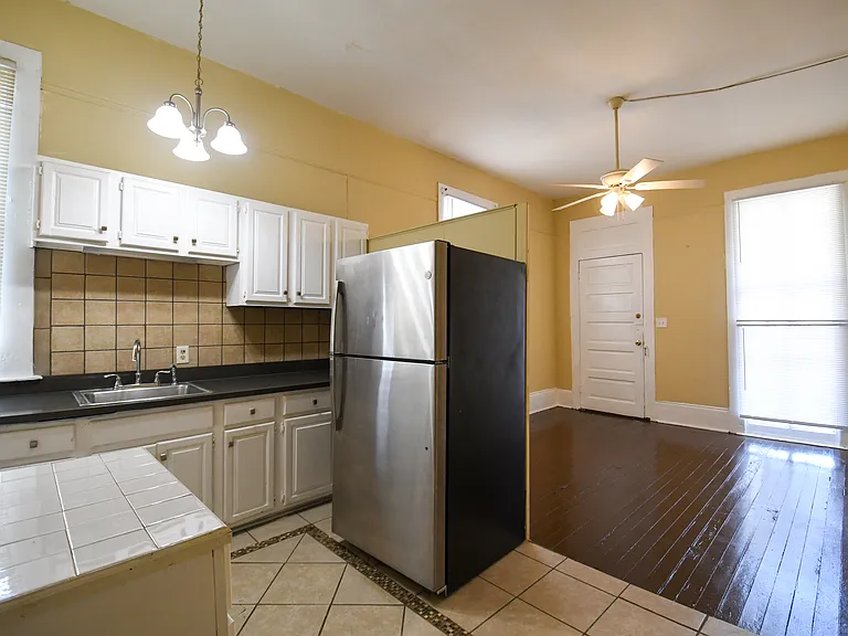 1812 Dante St — Photo 5