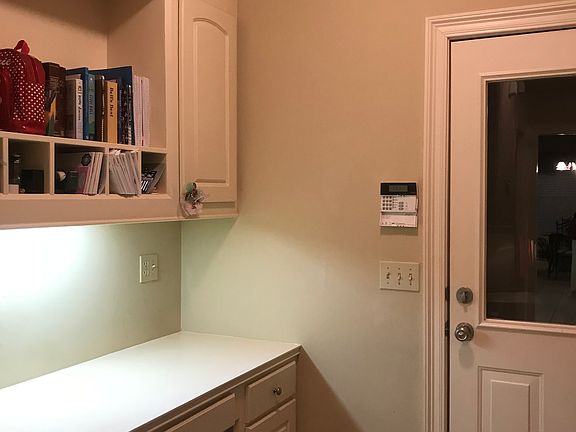 3rd image of 589 Clubhouse Dr