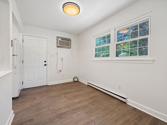 2nd image of 114 Estes Dr #A