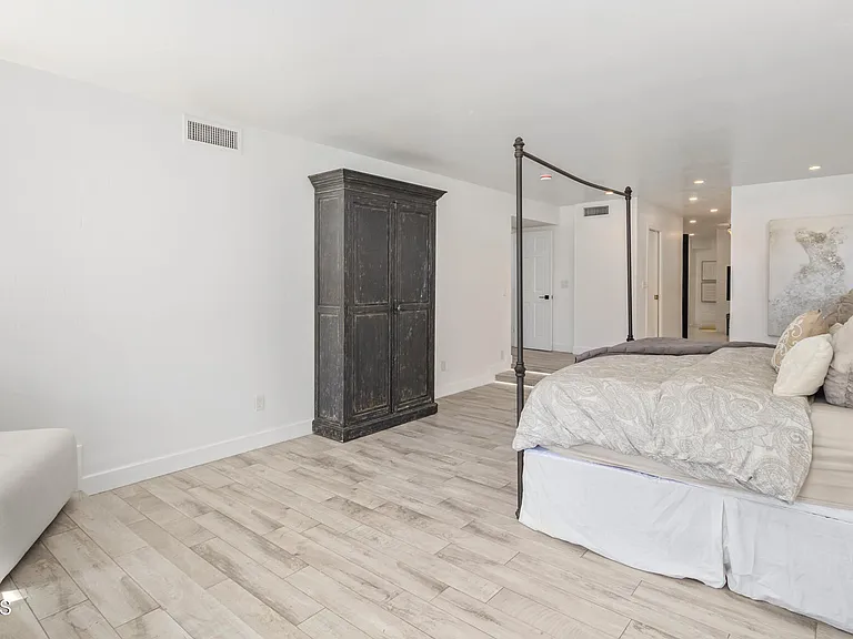 4450 E Camelback Rd #1 — Photo 30