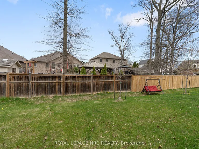 16 Paradise Grv — Photo 13
