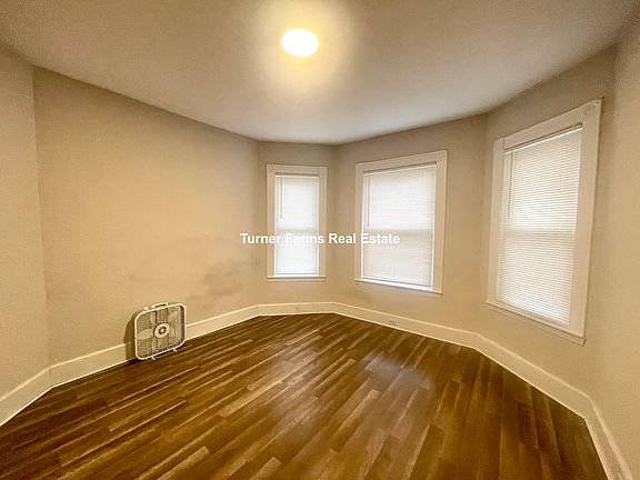 4th image of 45 Crescent Ave #4501