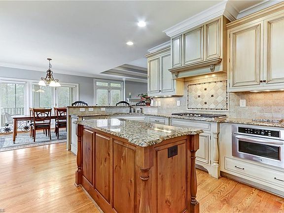 2nd image of 7337 Henson Forest Dr