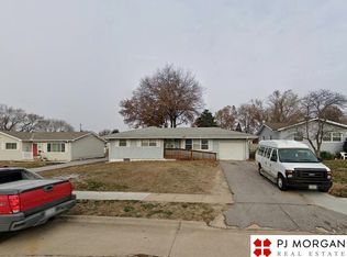 8316 Hillside Dr, Omaha, NE 68114