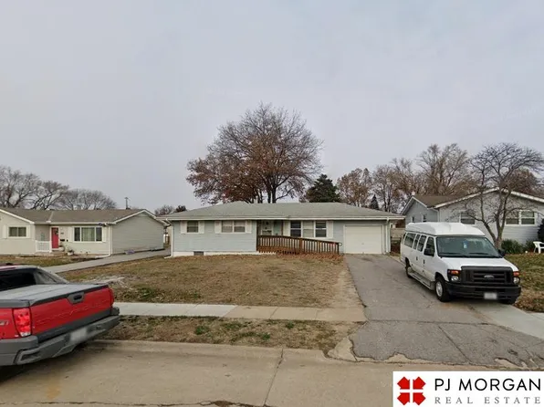 8316 Hillside Dr, Omaha, NE 68114