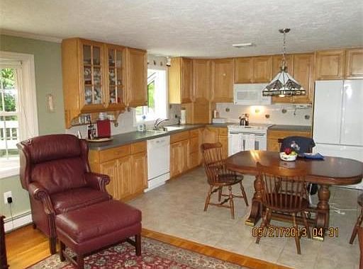 3rd image of 67 Hazelwood Dr