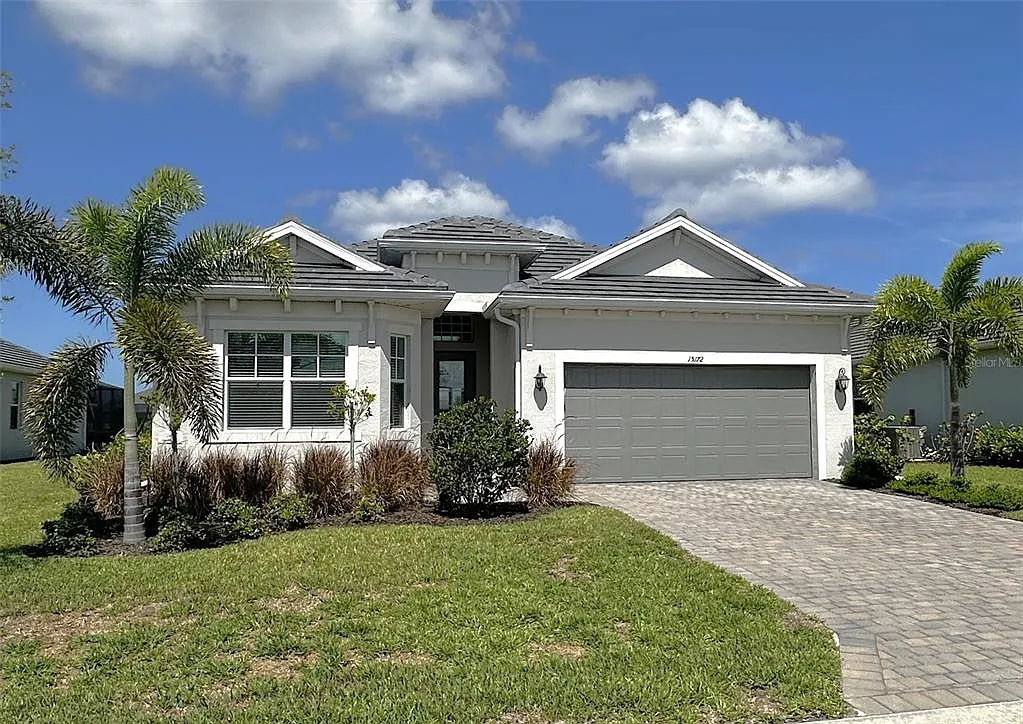 3 bed, 2.0 bath, 2006 sqft, $9,000 — Photo 2