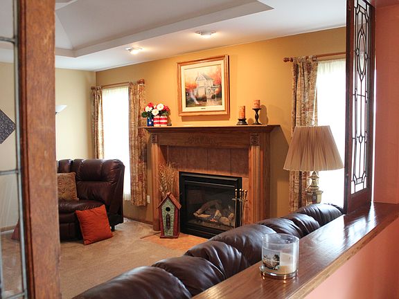3rd image of 1816 Yorktown Dr