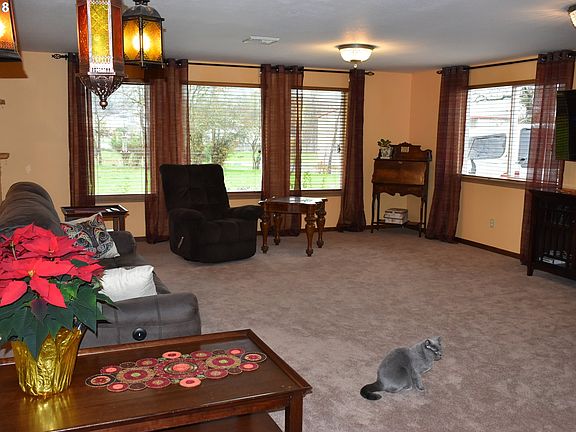 2nd image of 110 Pheasant Ct