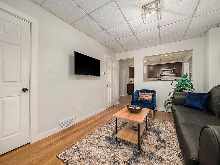 922 Cottage Ave #A — Photo 2