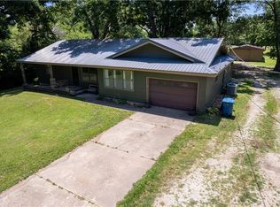 3507 W 7th St, Coffeyville, KS 67337