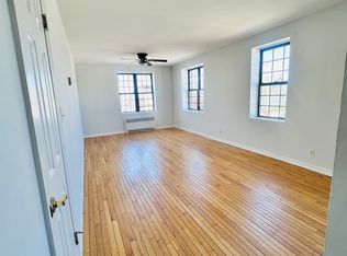 890 W Beech St APT 1I, Long Beach, NY 11561