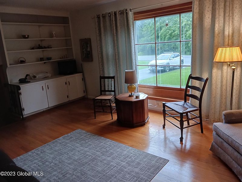 4th image of 37 Fruitwood Drive
