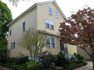 9 Lincoln Ave, Providence, RI 02906