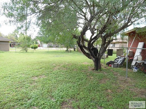 3rd image of 35 Bahia Cir