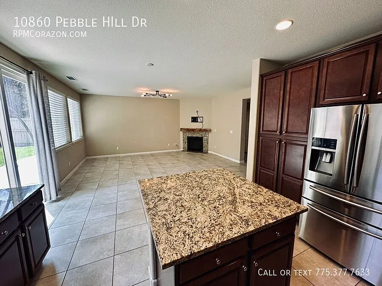10860 Pebble Hill Dr — Photo 12
