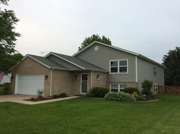 348 Bastian Dr, Sugar Grove, IL 60554