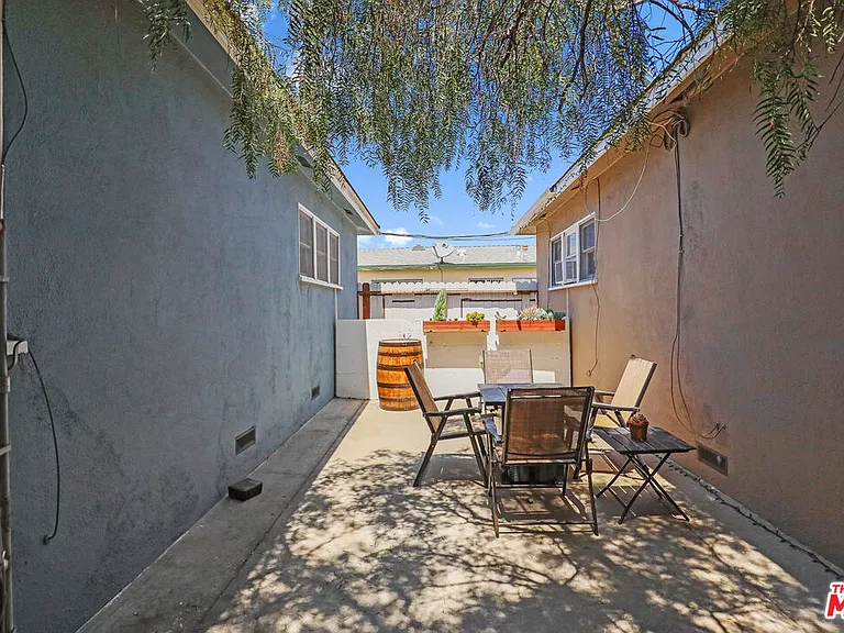 1944 Cloverfield Blvd #B — Photo 21