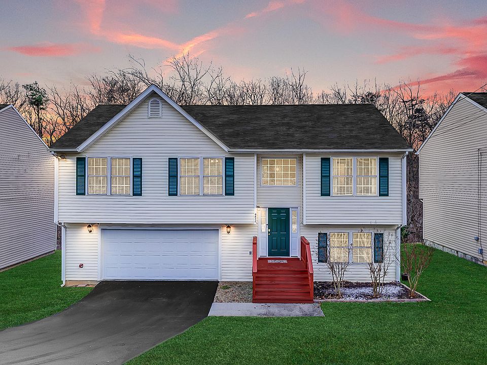 1st image of 4822 Autumn Ln NW