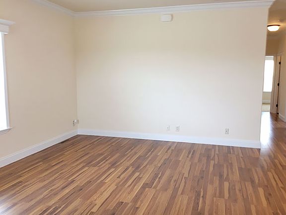 4th image of 1402 Equestrian Dr