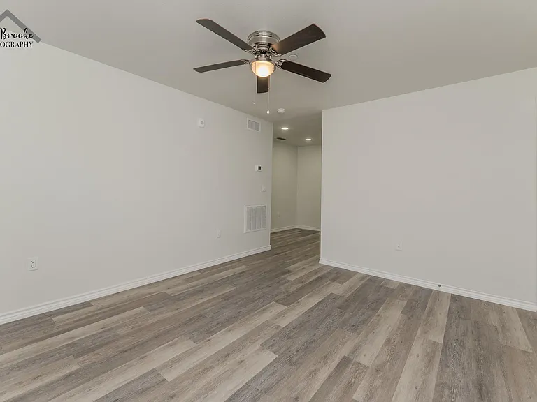 1509 Trigg Ln — Photo 5