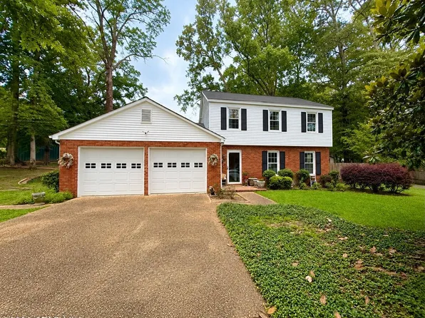 29 Hickory Dr, West Point, MS 39773