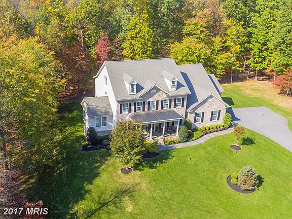 3rd image of 9011 Magruder Knolls Ct