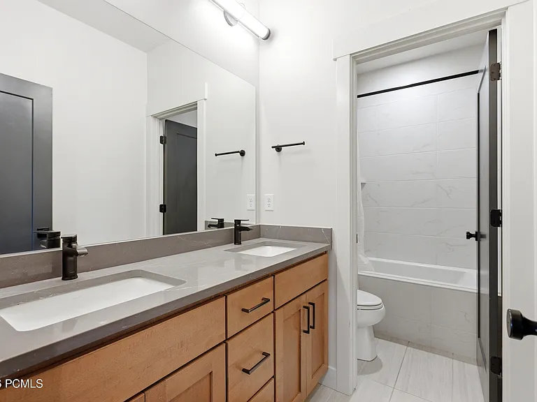 519 W Ascent Dr — Photo 29