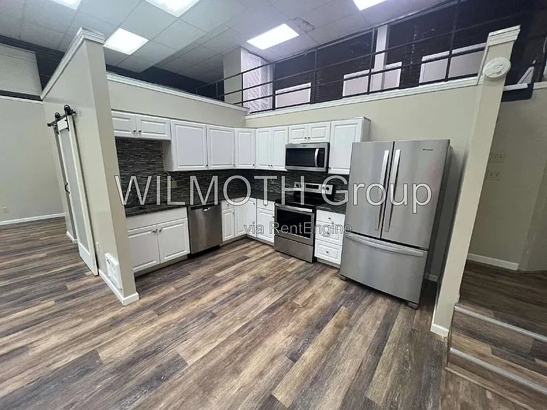 201 E Pike St — Photo 38