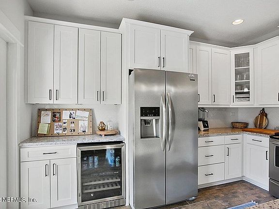 5th image of 432 14TH Avenue N #C