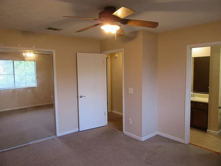 804 West St — Photo 14