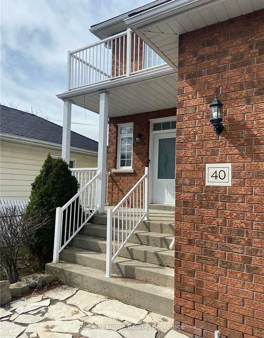 4 bed, $3,000 — Photo 2
