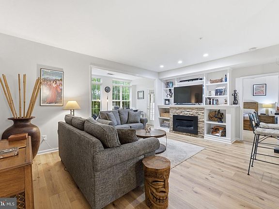 3rd image of 7712 Haynes Point Way Unit B