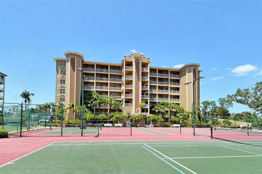 3 bed, 2.0 bath, 2143 sqft, $7,500 — Photo 3
