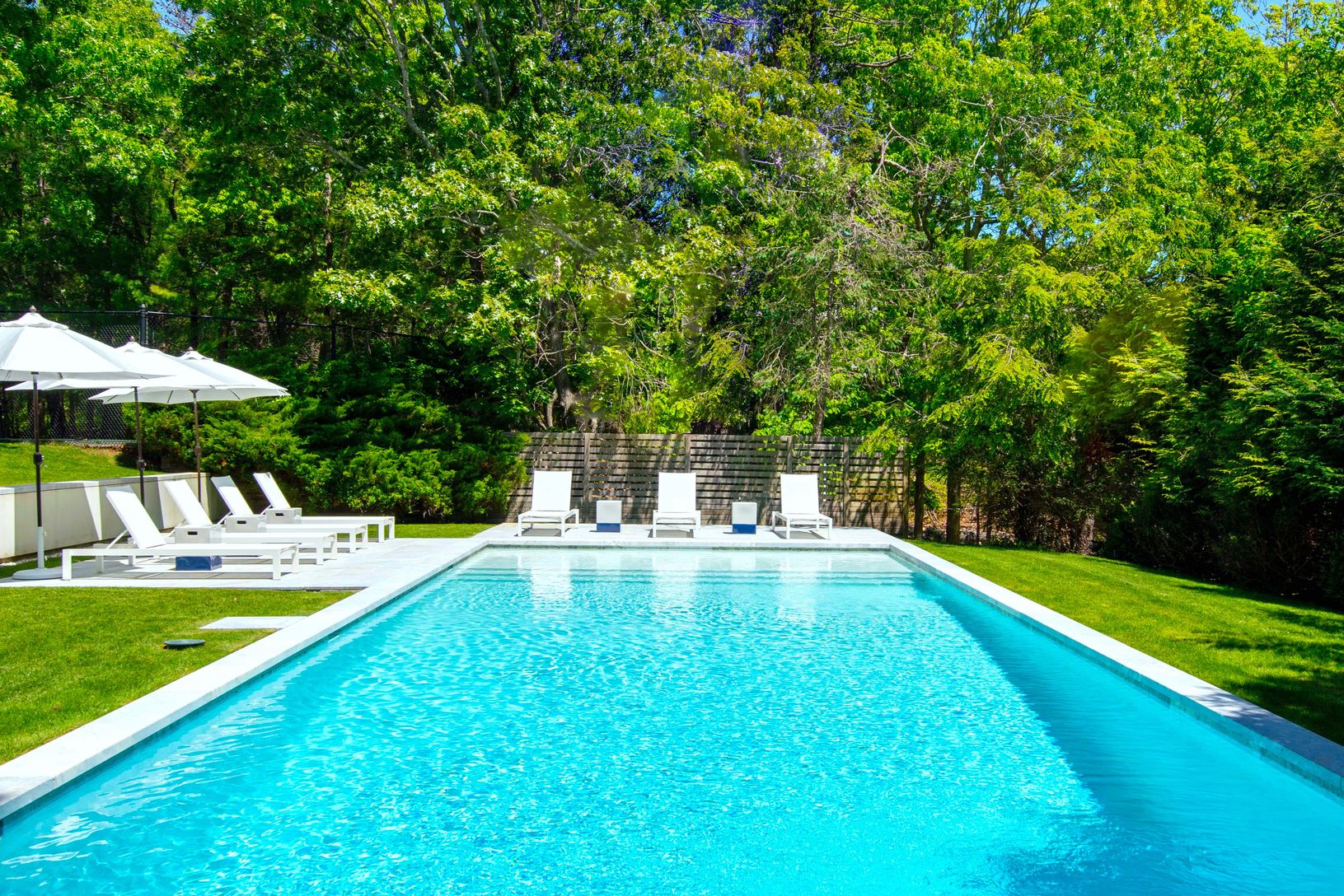  Oversized 52 x !8 Saltwater Heated Gunite Pool