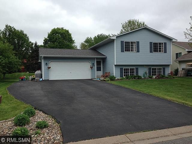 1st image of 154 Bluestem Ave E