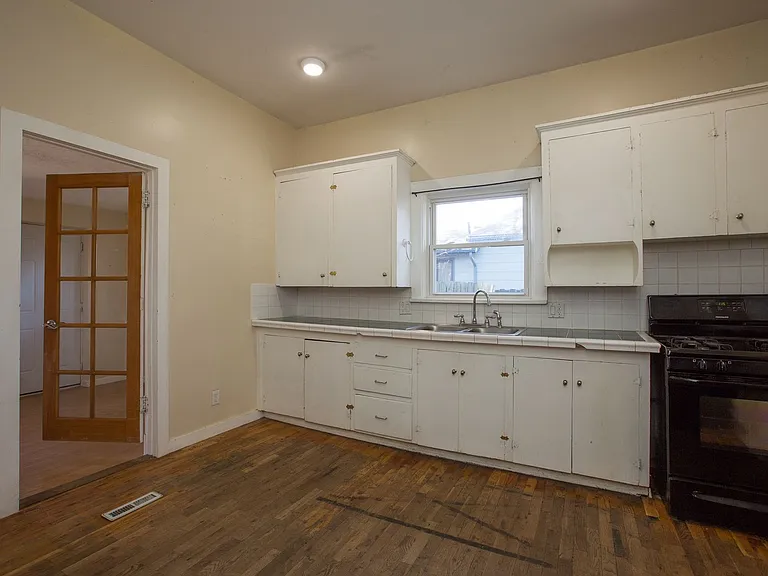 312 Cherry St — Photo 6