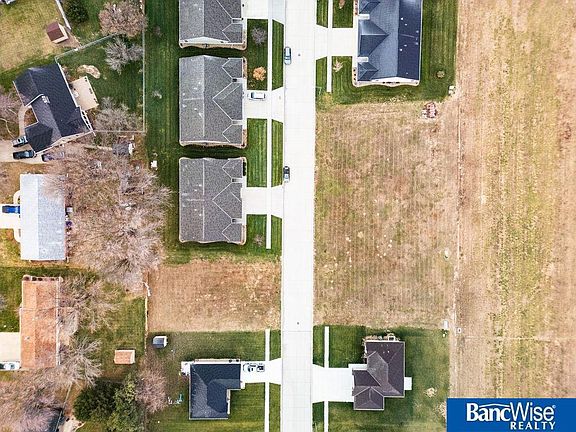 4th image of 405 Cottage Park Dr