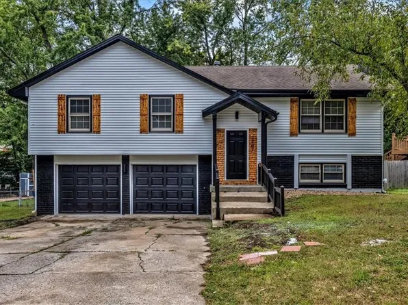 1207 W Elm St, Greenwood, MO 64034