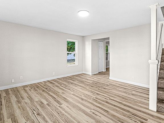 4th image of 229 Beall Ct