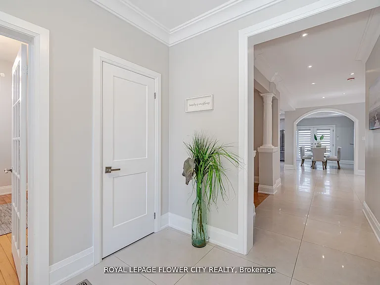 36 Louvain Dr — Photo 4
