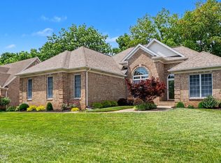 3902 Stonyrun Dr, Louisville, KY 40220
