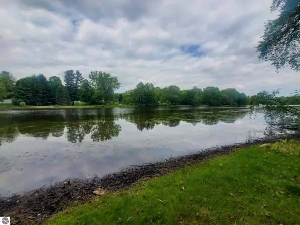 7956 Manitonka Dr #247, Weidman, MI 48893