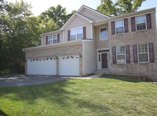 493 Elm Ridge Rd, Carpentersville, IL 60110