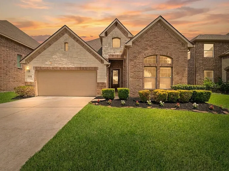 17314 Aldenwilds Ln — Photo 2