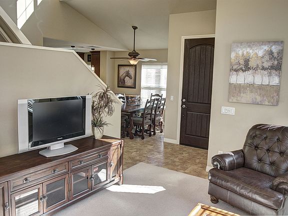 5th image of 52170 Rosewood Ln