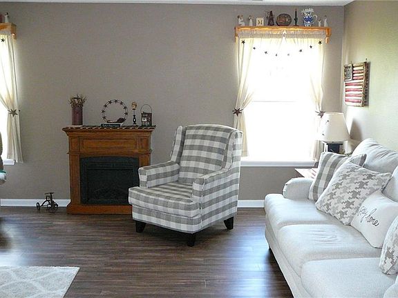 4th image of 9534 Lorton Cir