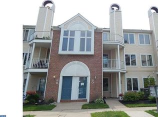 90 Catherine Ct, Levittown, PA 19057