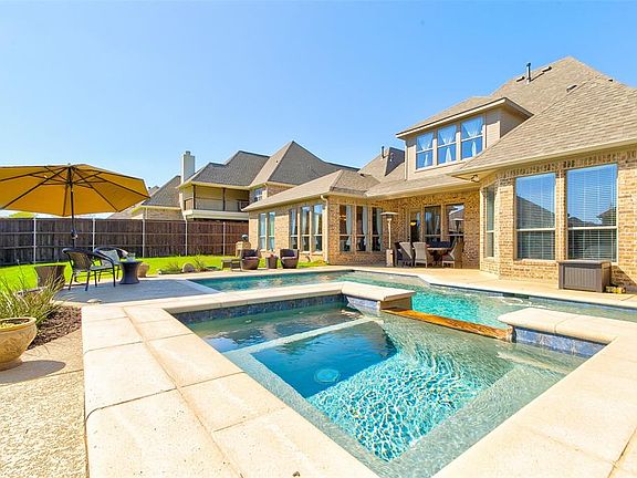 3rd image of 8012 Oak Knoll Dr
